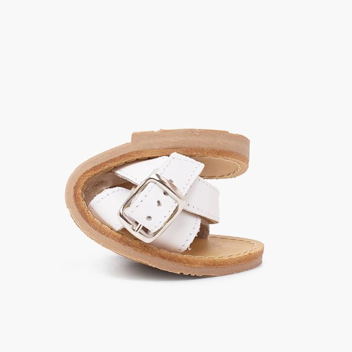 Flat_Sandals_with_Plain_Crossed_Straps