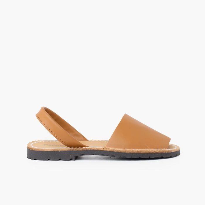 Menorcan_Avarcas-leather-01