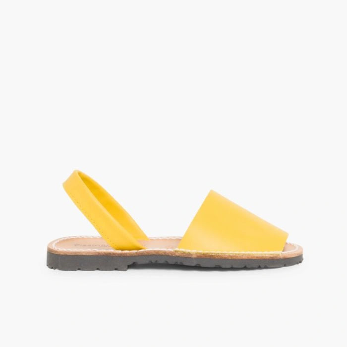Menorcan_Avarcas-yellow